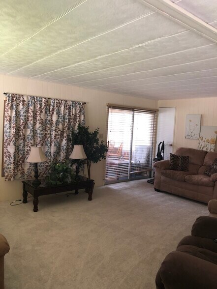 Building Photo - 110 Kon Tiki Ter