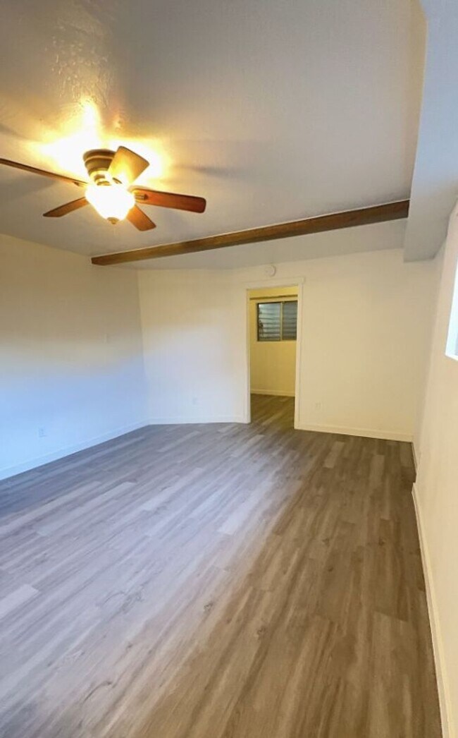 Building Photo - 363 N 800 W