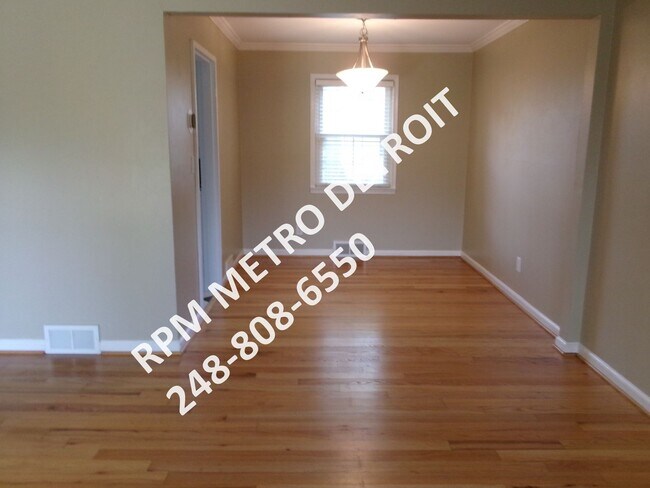 Building Photo - Charming Townhome in Birmingham