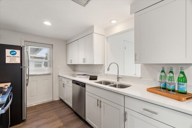 Building Photo - 477 Circlewood Dr
