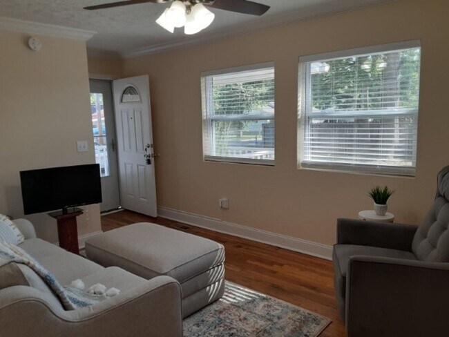 Building Photo - Fully Furnished 1BD 1BA