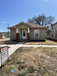 Building Photo - 165 W 5th St