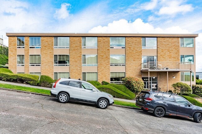 Building Photo - Lake Terrace