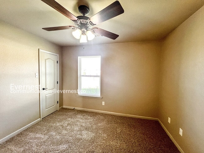 Building Photo - 45 Castleton Dr
