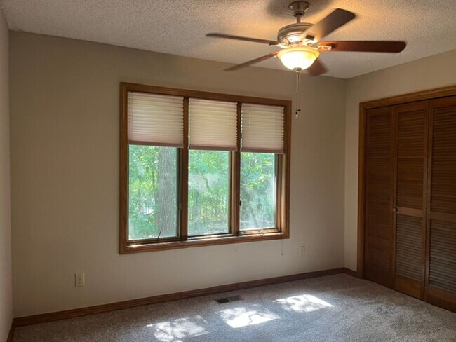 Building Photo - 1 Curry Ln
