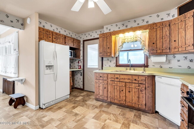 Building Photo - 501 Cable Ave