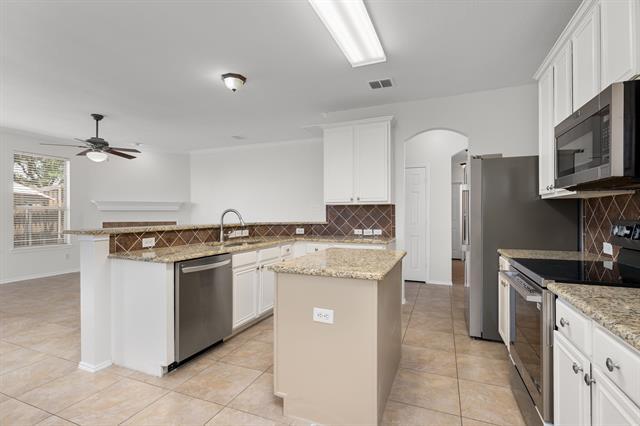 Building Photo - 1423 Winterwood Dr