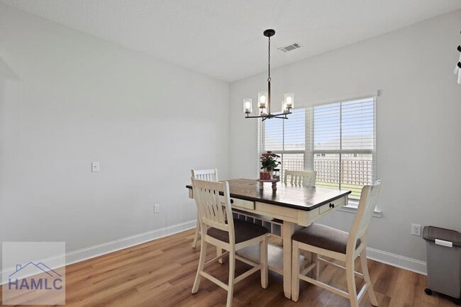 Building Photo - 568 Abode Ave