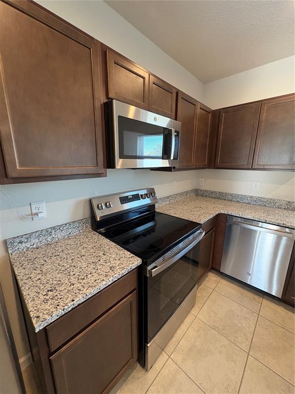 Building Photo - 1221 Lexington Ln