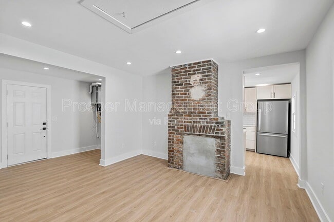 Building Photo - 22 Nunan St