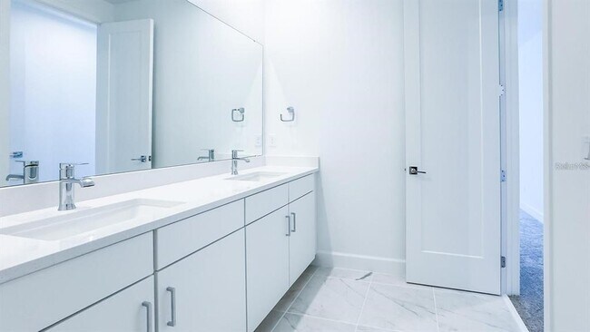 Building Photo - 7453 Estuary Lk Lp