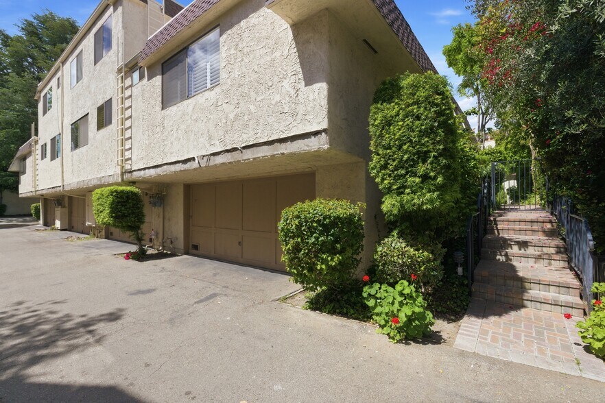 Building Photo - 6225 Shoup Ave