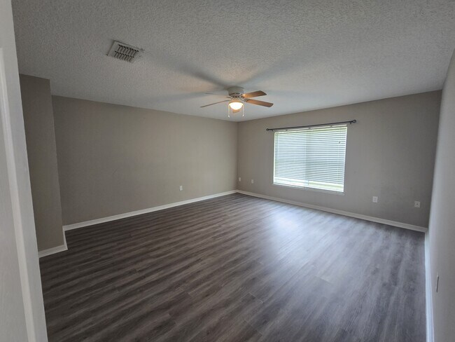 Building Photo - 405 Brooklet Cir