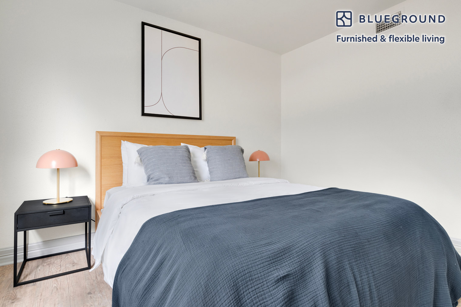 Building Photo - 201 E 4th St