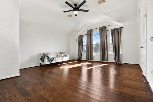 Building Photo - 55 E Montfair Blvd