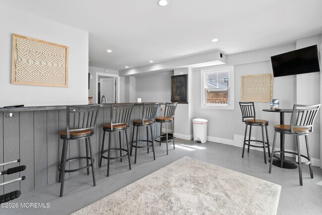 Building Photo - 315 Hiering Ave