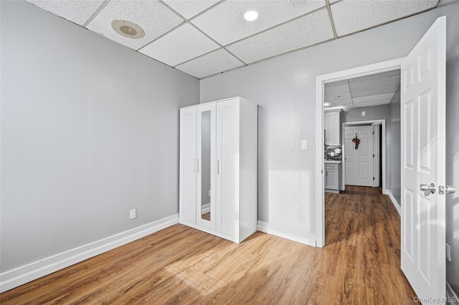 Building Photo - 32 W Main St