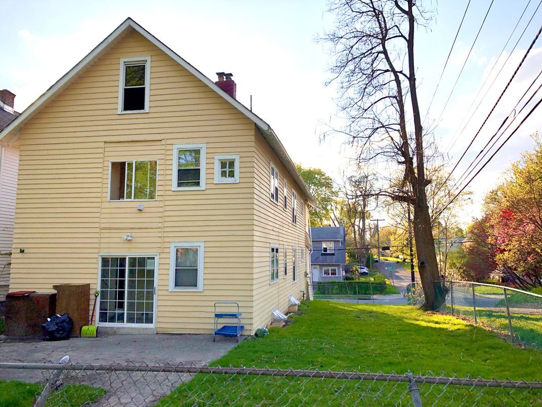 Building Photo - 50 Pinewood Ave