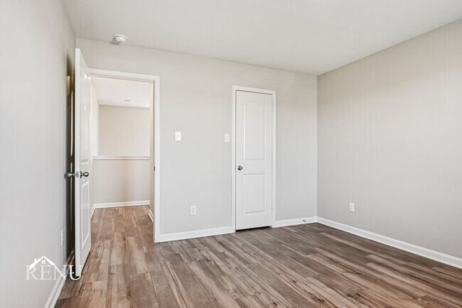 Building Photo - 1040 Wheatfield Ln