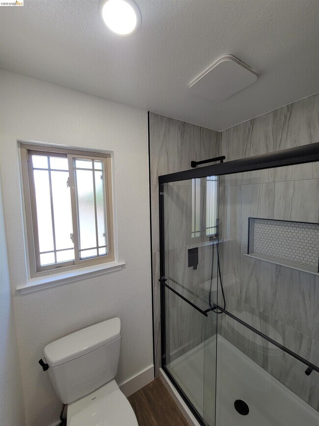 Building Photo - 2210 Sierra Ct