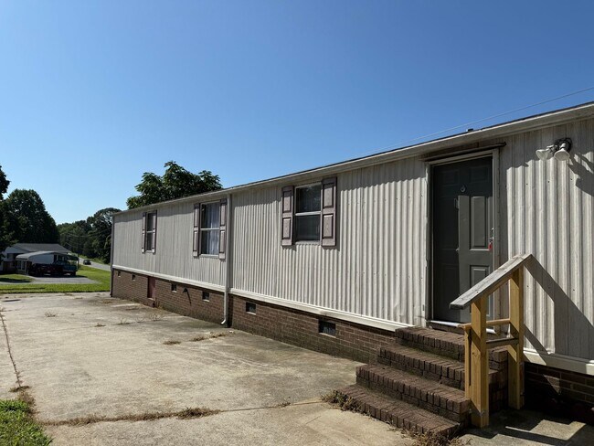 Building Photo - Charming Rural Home with Large Yard & Storage