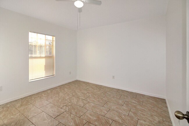 Building Photo - North Port Annual Home for Rent