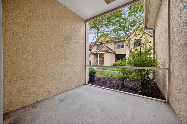 Building Photo - Crescent Place - 16-104