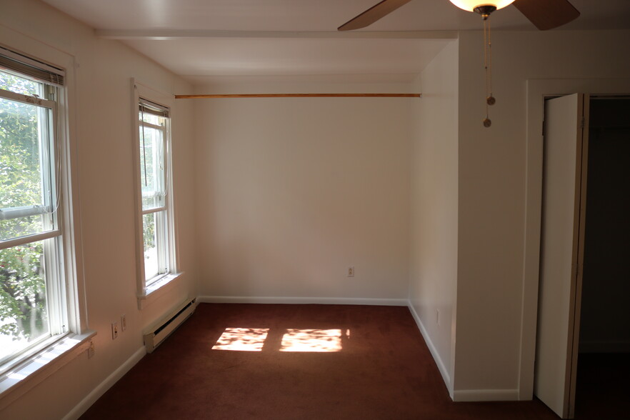 Office space - 239 Elm St