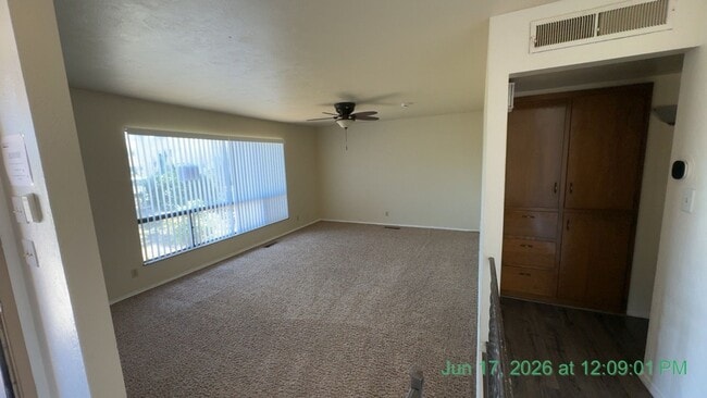 Building Photo - South West Visalia Now Ready!