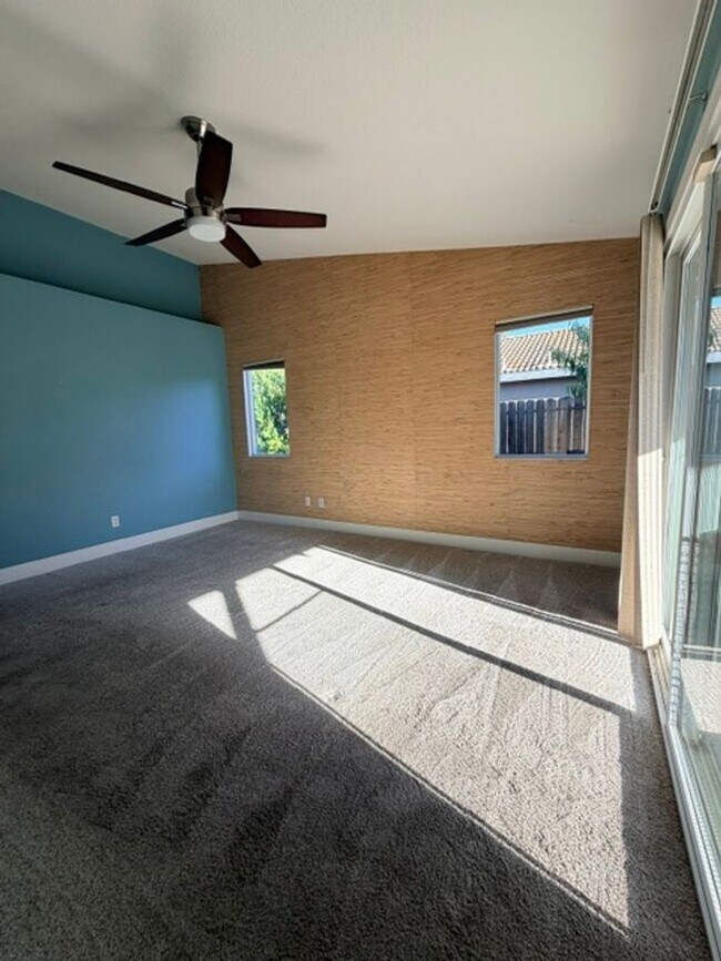 Building Photo - Beautifully Remodeled 4 Bedroom, 2 Bath Home in Desirable Elk Grove Neighborhood