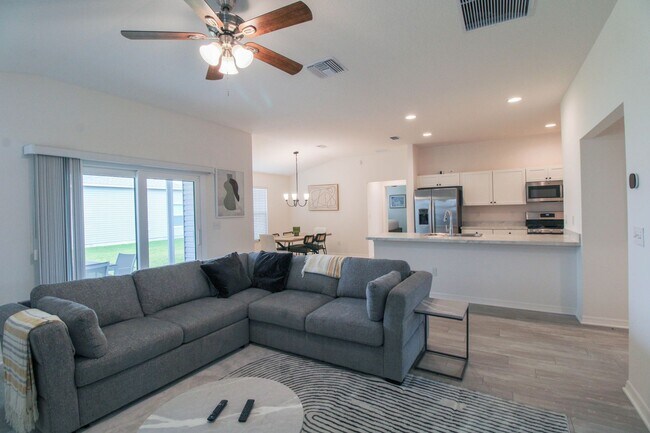 Building Photo - 7637 Rutherford Ln