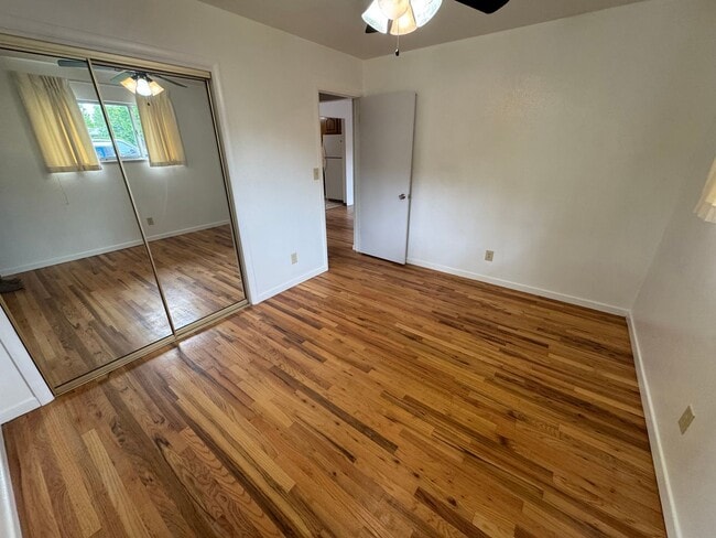 Building Photo - Spacious 3-Bed, 2-Bath Home with Included ...