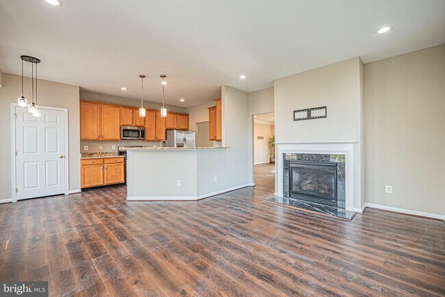 Building Photo - 22619 Upperville Heights Square