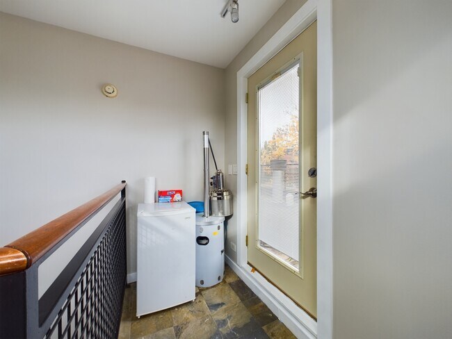 Building Photo - 1501 W Ohio St