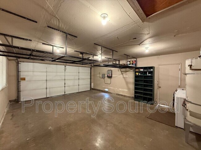 Building Photo - 856 Nottingham Dr