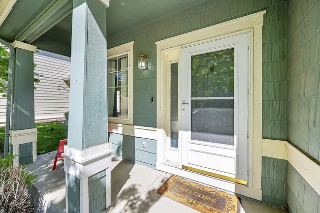 Building Photo - $1,995 - 4 Bed,2.5 Bathroom Home  in Colorado Springs with in Unit Laundry and Fenced in yard!