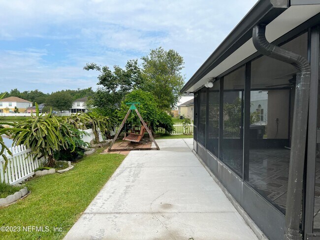 Building Photo - 6580 Gentle Oaks Dr N