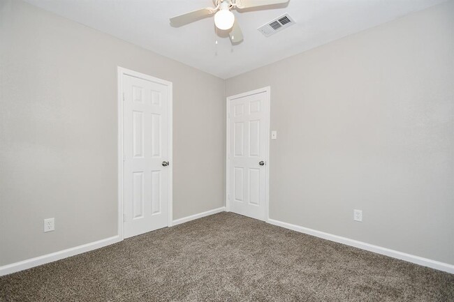 Building Photo - 8323 Blacksmith Dr