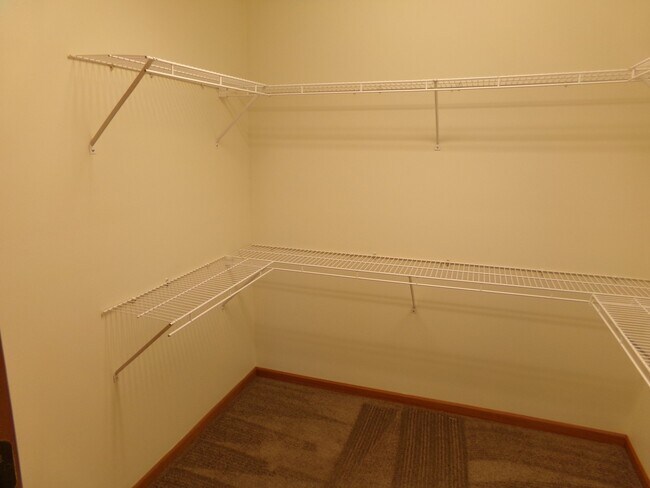 Building Photo - 108 Brookside Dr
