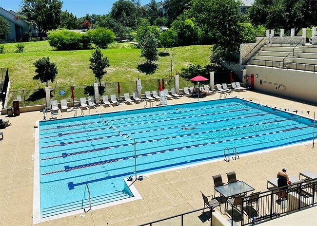 Building Photo - 209 The Hills Dr