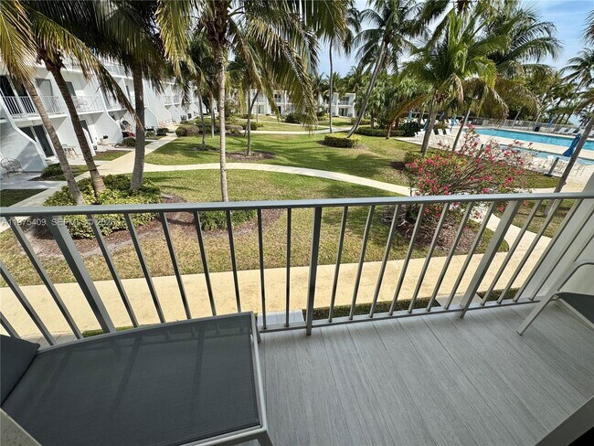Building Photo - 881 Ocean Dr