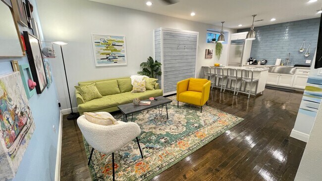 Building Photo - 2504 Rae Dell Ave