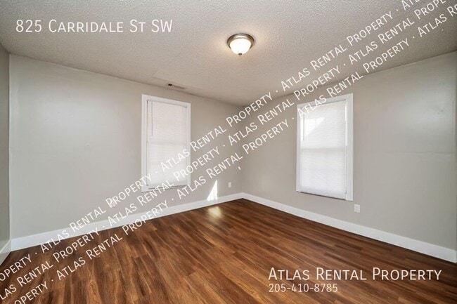 Building Photo - 825 Carridale St SW