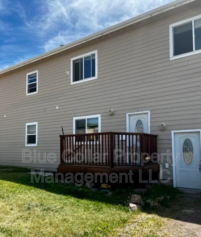 Building Photo - 104 College St