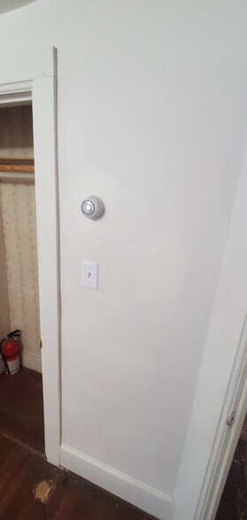 Building Photo - 18 Main St