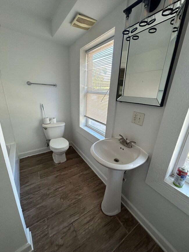 Building Photo - 1925 S State St