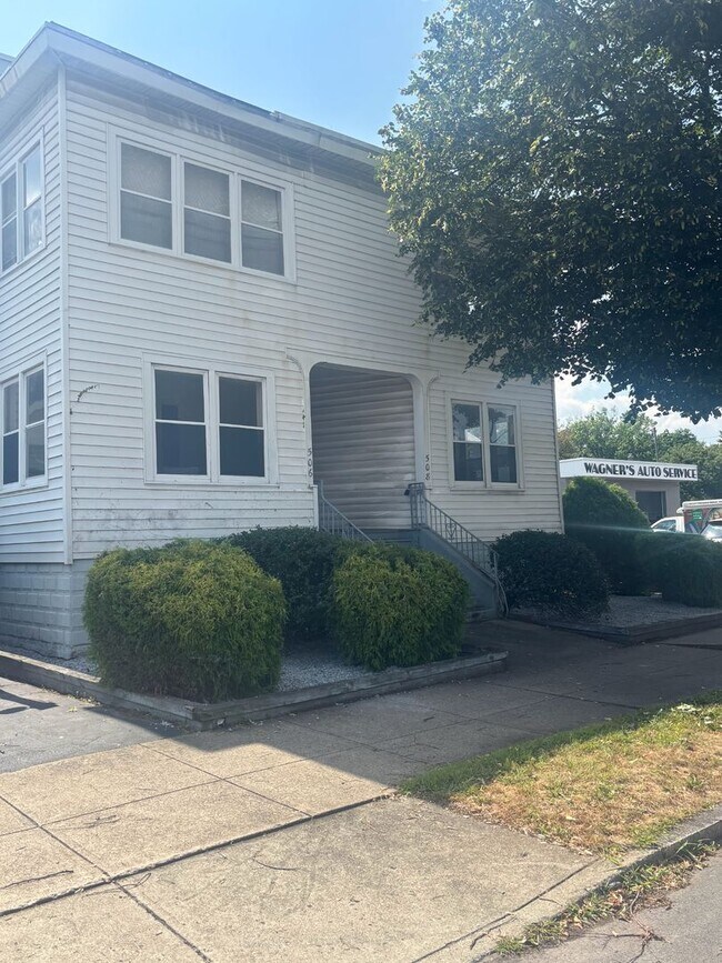 Building Photo - 2 bedroom available in Kingston!