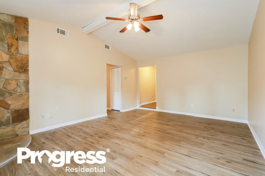 Building Photo - 2911 Justin Ct