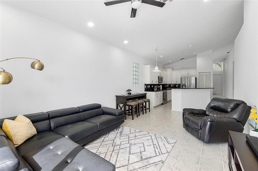 Building Photo - 5385 NW 124th Way