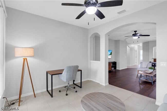 Building Photo - 1320 Charleston Square Dr